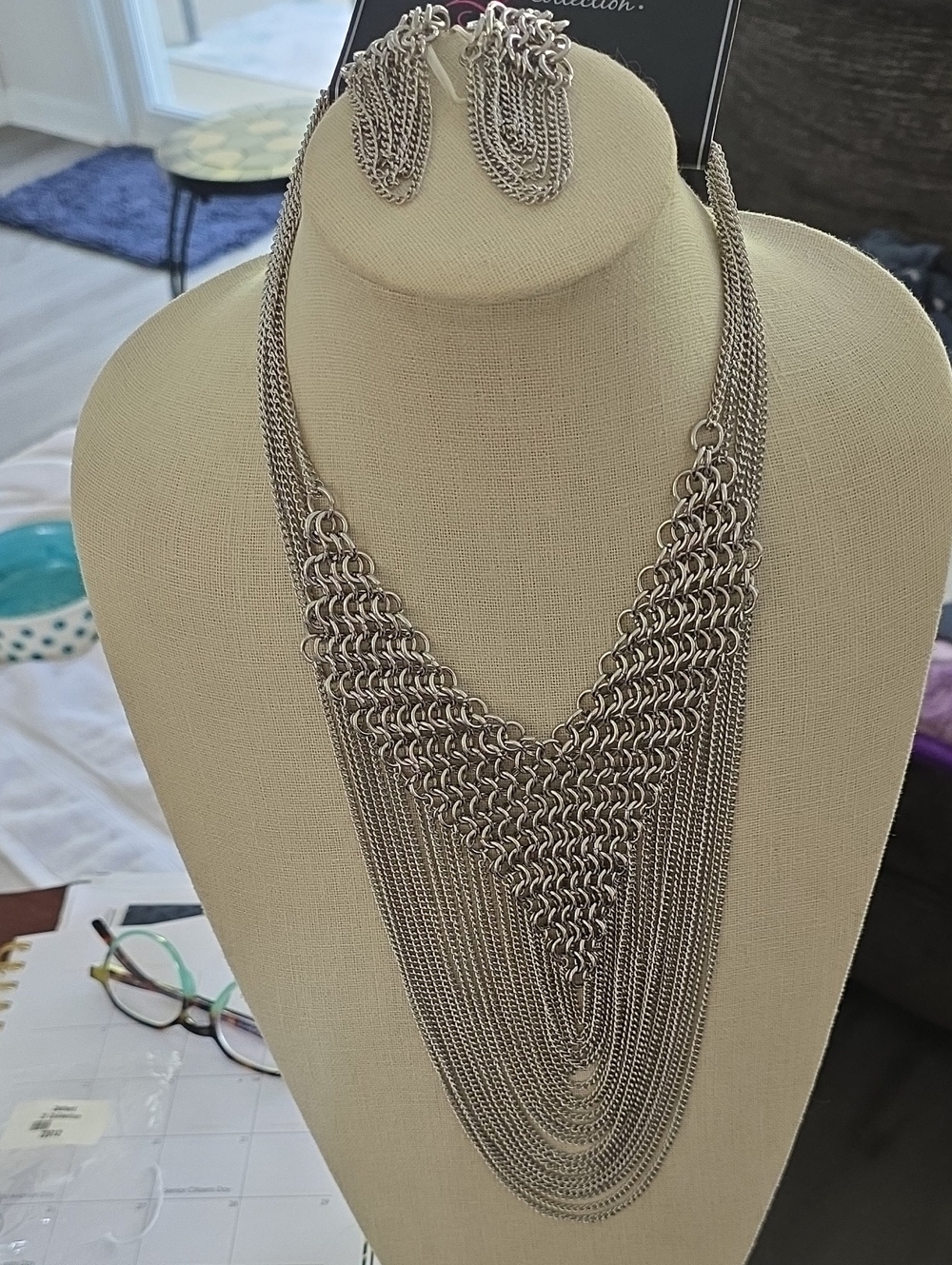 Silver Multi-Strand Chainmail V-Neck Necklace with Earrings Zi Collection